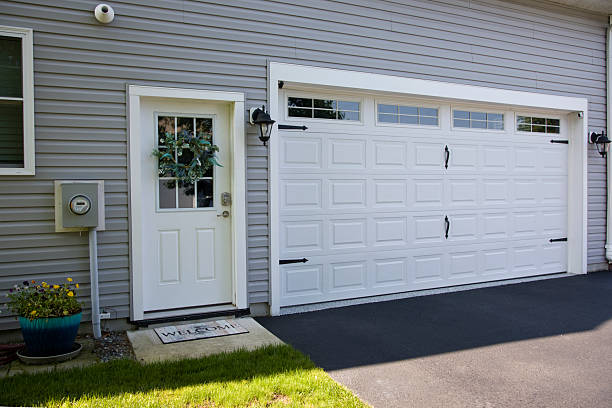 24/7 Emergency Garage Door Panel Replacement experts in Newport, MN